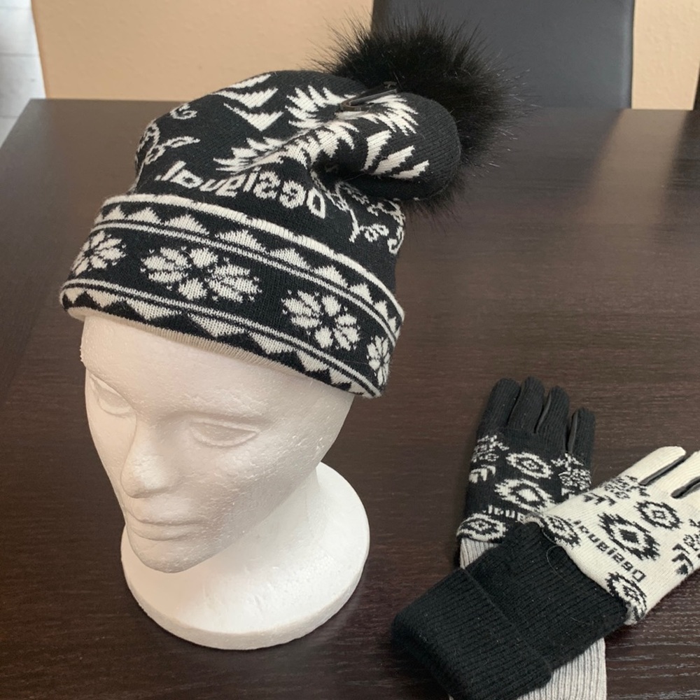 Winter hat with gloves